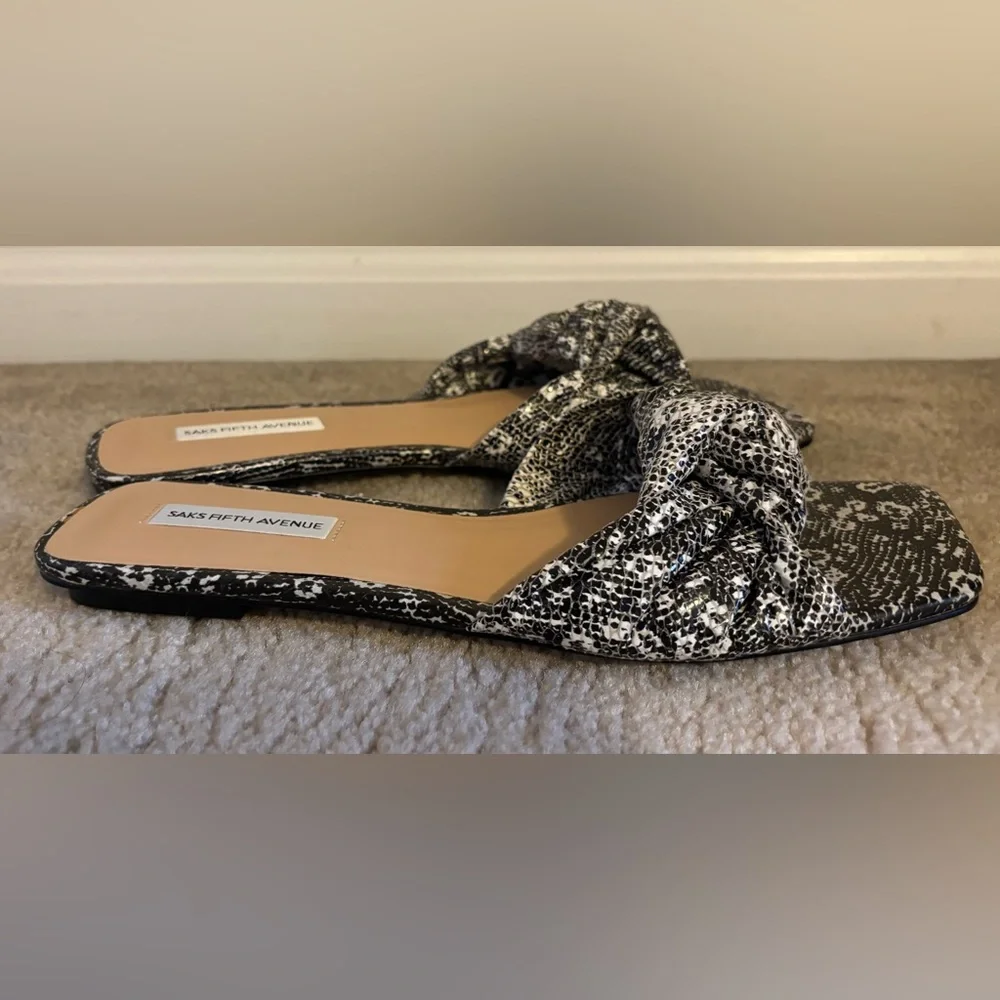 Saks Fifth Avenue Black and White Flats - Picture 2 of 5